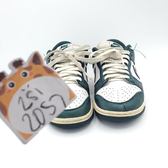 Nike Dunk Low Vintage Green DQ8580-100 women's size 8 - Picture 8 of 9